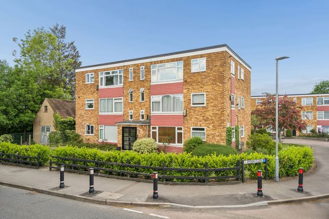 2 bed property, in Coldharbour Lane, £325,000