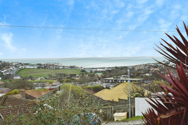 2 bed property, in Bishopstone Drive, £425,000