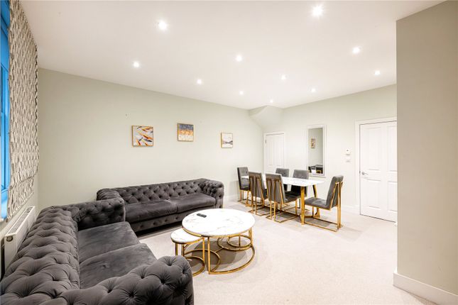 2 bed property, in North Row, £2,350,000