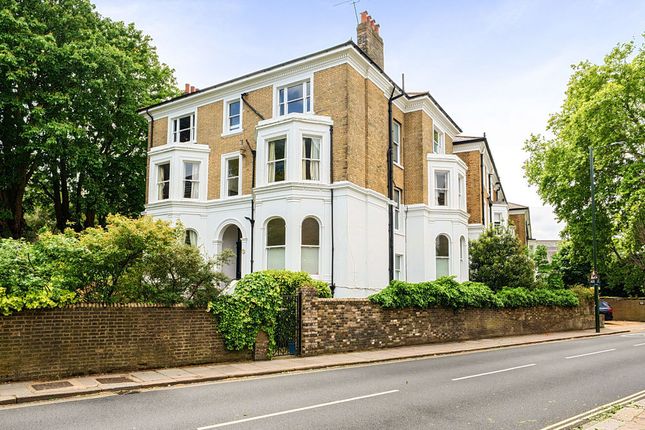 2 bed property, in 318 Richmond Road, £925,000