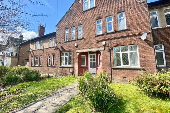 2 bed property, in Sefton Court, £160,000