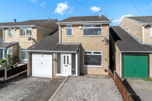 5 bed property, in Windmill Chase, £295,000