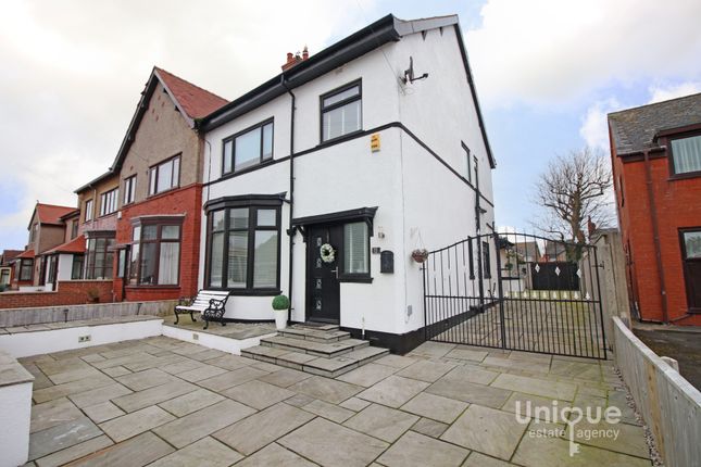 3 bed property, in Dronsfield Road, £220,000