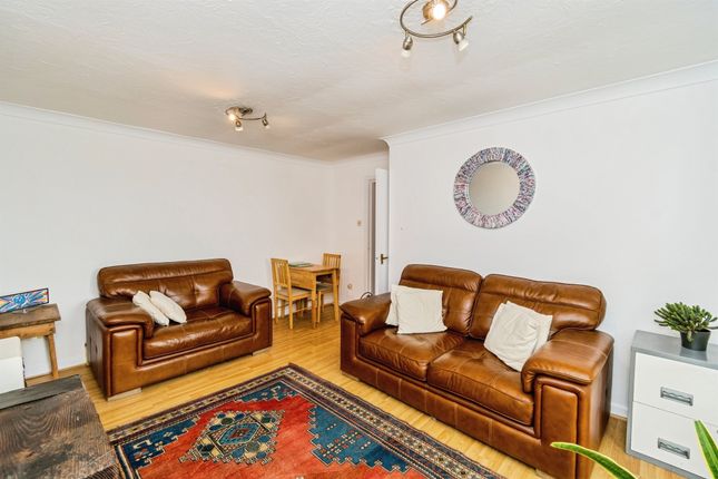 1 bed property, in Cranbury Place, £140,000
