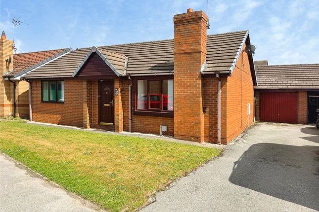 2 bed property, in Brampton Lane, £200,000
