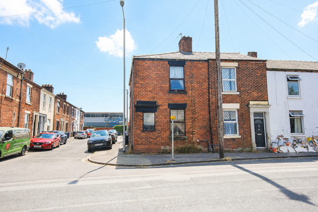2 bed property, in School Lane, £115,000