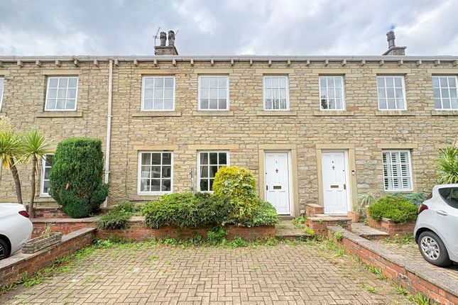 3 bed property, in Morton Way, £220,000