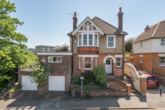 4 bed property, in Guildford, £1,300,000