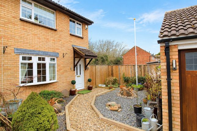 3 bed property, in Lapwing Close, £280,000