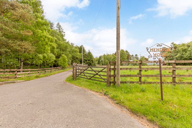 5 bed property, in Mendick Wood Plots, £200,000