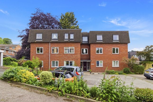 3 bed property, in Newtown Road, £245,000