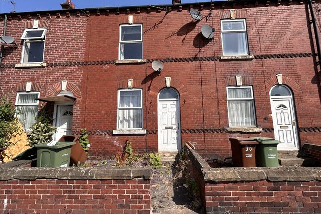 2 bed property, in Dewsbury Road, £65,000