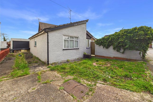 2 bed property, in Turner Road, £250,000