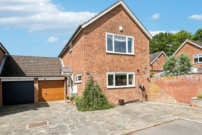 3 bed property, in Wrights Orchard, £515,000
