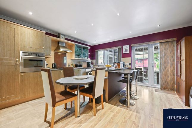 3 bed property, in Berkeley Avenue, £582,500