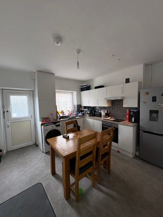 3 bed property, in Station Road, £100,000