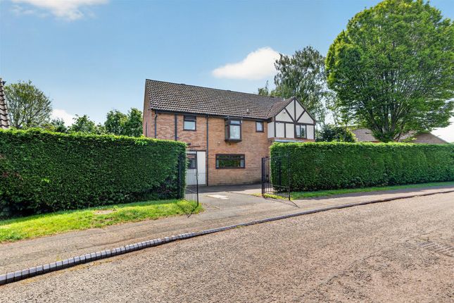 5 bed property, in Engaine, £695,000