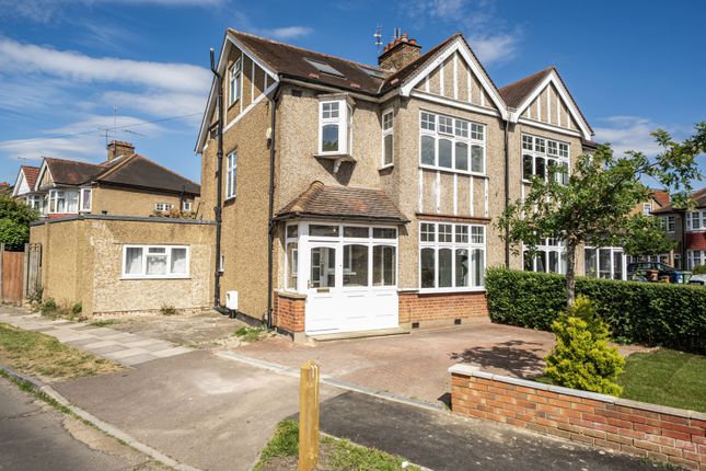 4 bed property, in Church Drive, £775,000