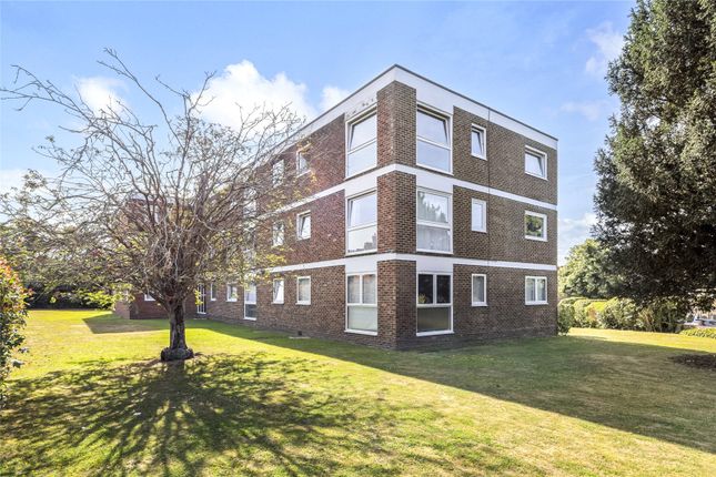 2 bed property, in Crescent Way, £230,000