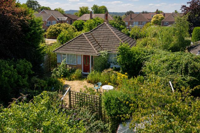 2 bed property, in Laynes Road, £350,000