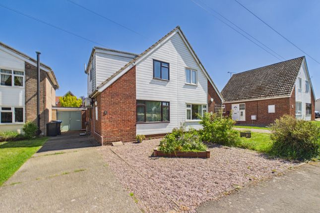 2 bed property, in Elmswell, £260,000