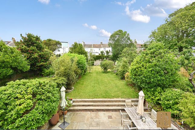 4 bed property, in West Drive, £1,850,000