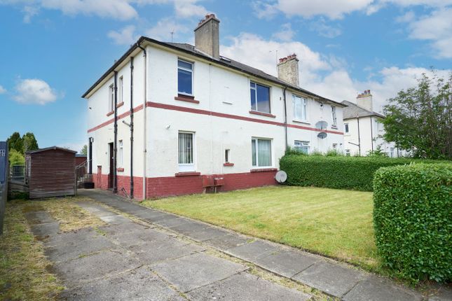 2 bed property, in Hayfield, £87,000