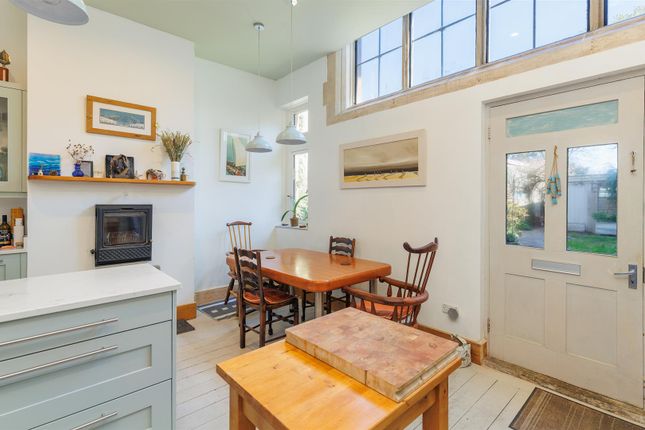 4 bed property, in Woodvale Road, £750,000