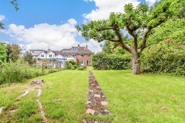 3 bed property, in Fernholt, £450,000