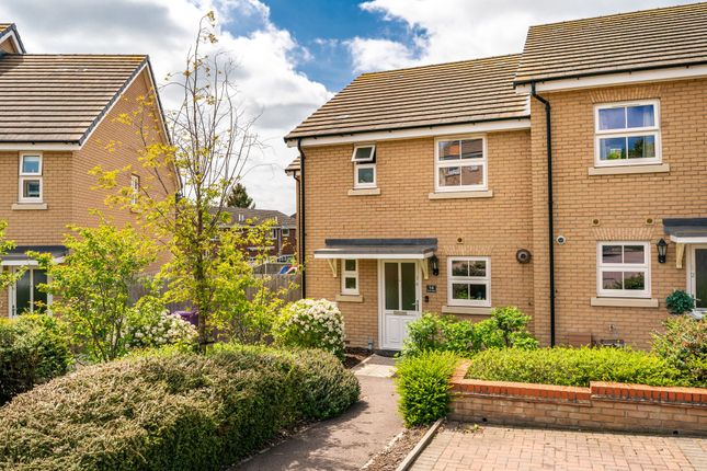 3 bed property, in Tynan Close, £425,000