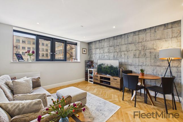 1 bed property, in Newhall Street, £160,000