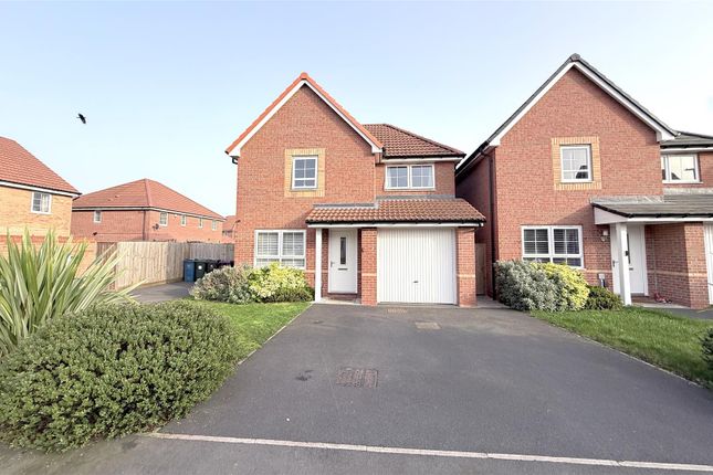 3 bed property, in Squires Grove, £340,000