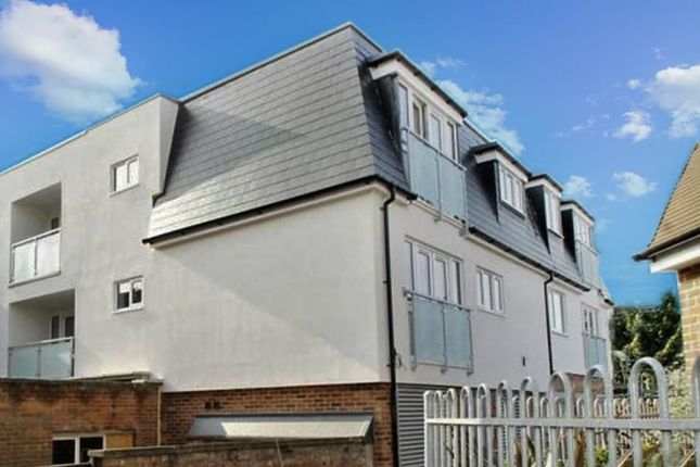 1 bed property, in London Road, £175,000