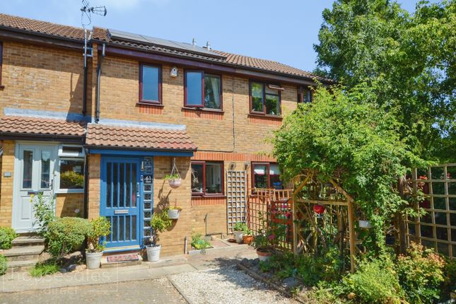 2 bed property, in Ladywalk Maple Cross, £330,000