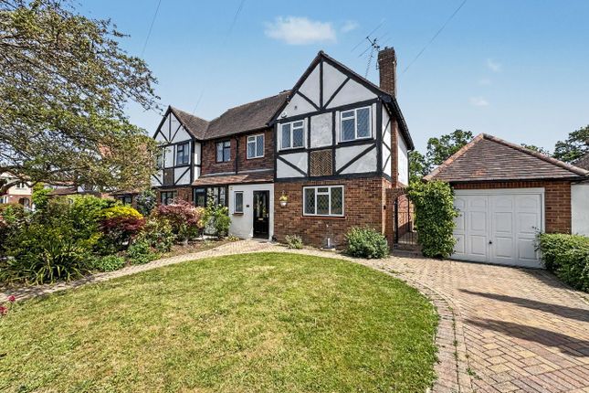 3 bed property, in Dale Wood Road, £840,000