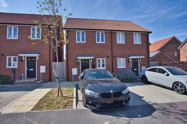 2 bed property, in Artemis Gardens, £280,000