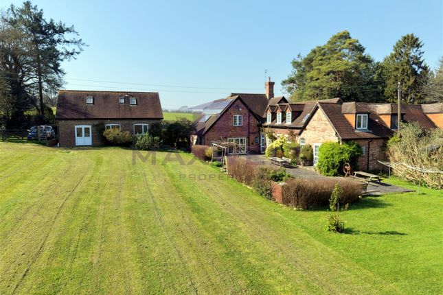 8 bed property, in Edenbridge Road, £1,399,995