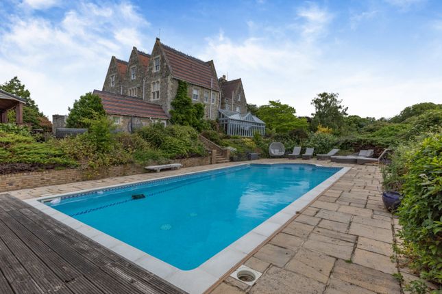 8 bed property, in Staplestreet Road, £2,800,000