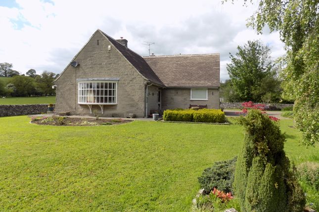 2 bed property, in Fenny Bentley DE6, £475,000