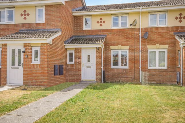 2 bed property, in Cornpoppy Avenue, £225,000