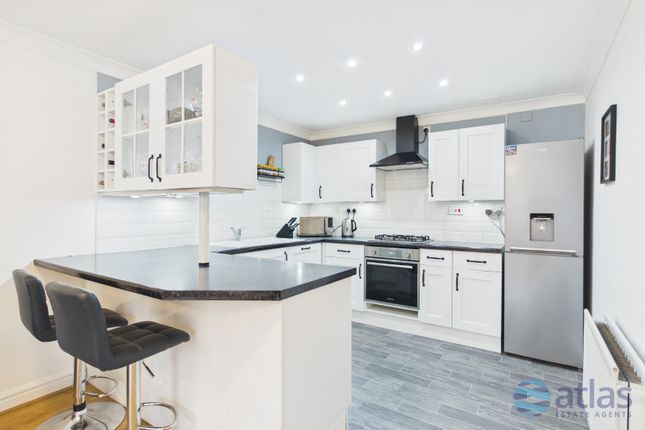2 bed property, in Aigburth Vale, £190,000