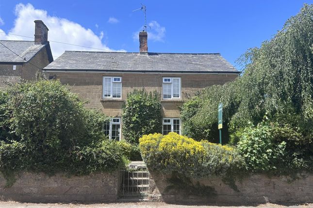 3 bed property, in Lower Street, £365,000