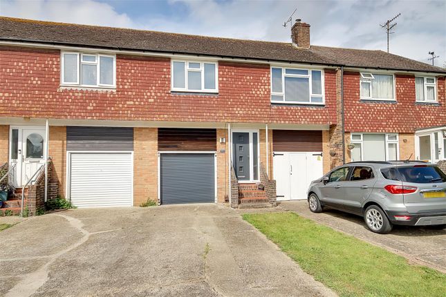 2 bed property, in Roedean Road, £270,000