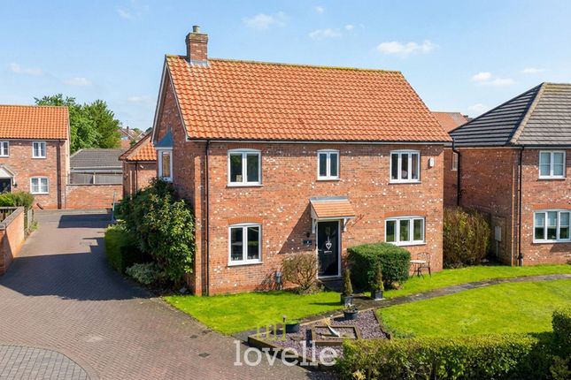 4 bed property, in Mayfields Court, £375,000