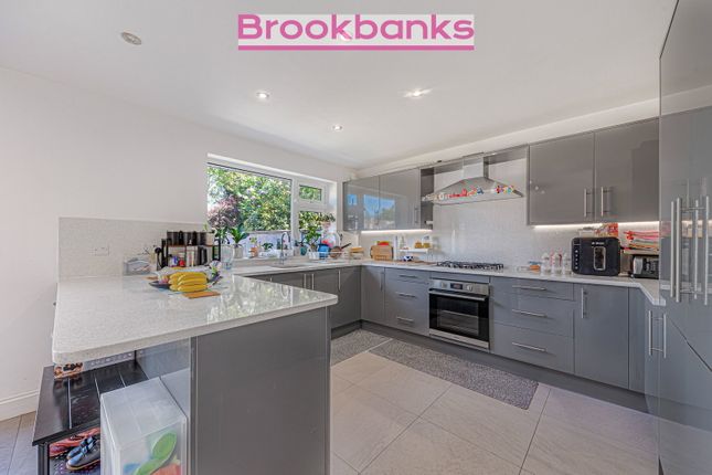 6 bed property, in Hogspringville, £595,000