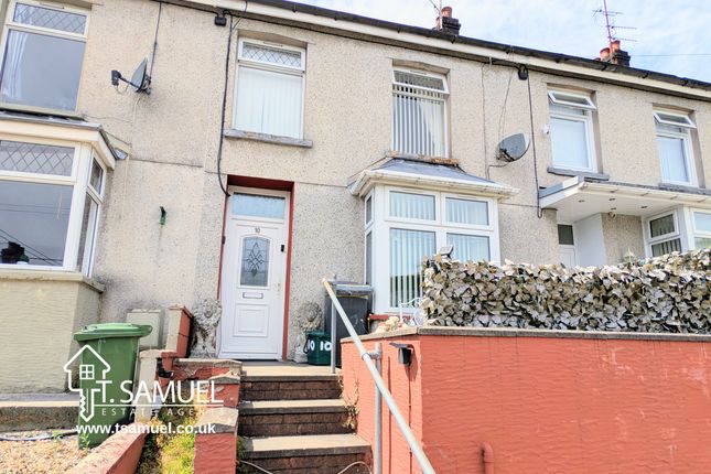 3 bed property, in Harris Terrace, £115,000