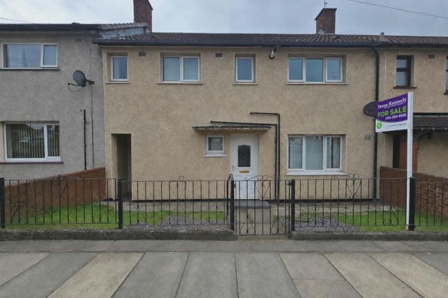 4 bed property, in Park Brow Drive, £125,000