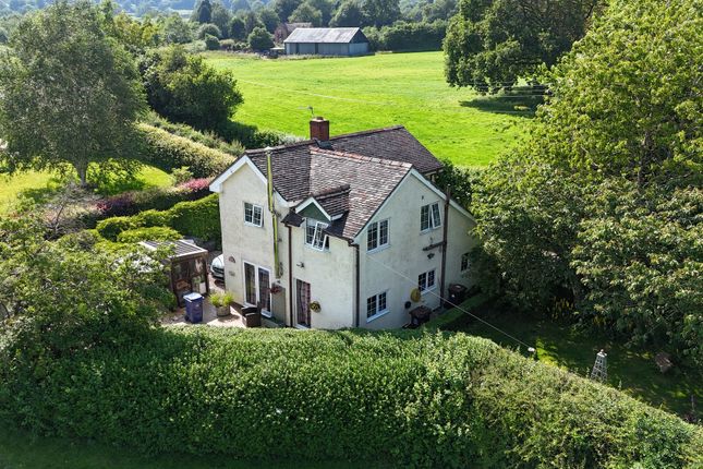 3 bed property, in Jug Bank, £350,000