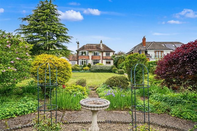 4 bed property, in Beeston Fields Drive, £1,050,000
