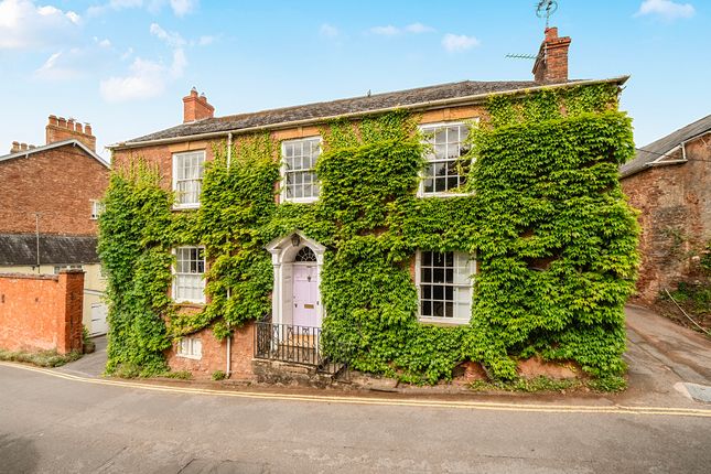 4 bed property, in Milverton, £600,000